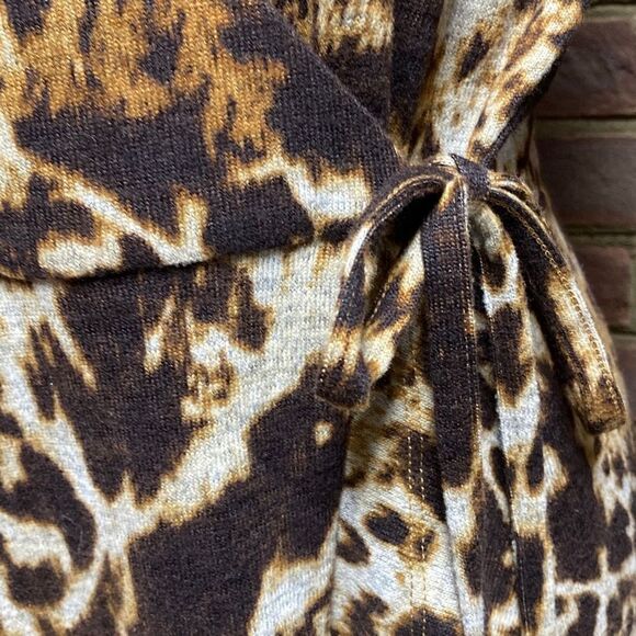 Versona Brown Cheetah Print Wrap Dress Size Large NEW - Picture 3 of 7